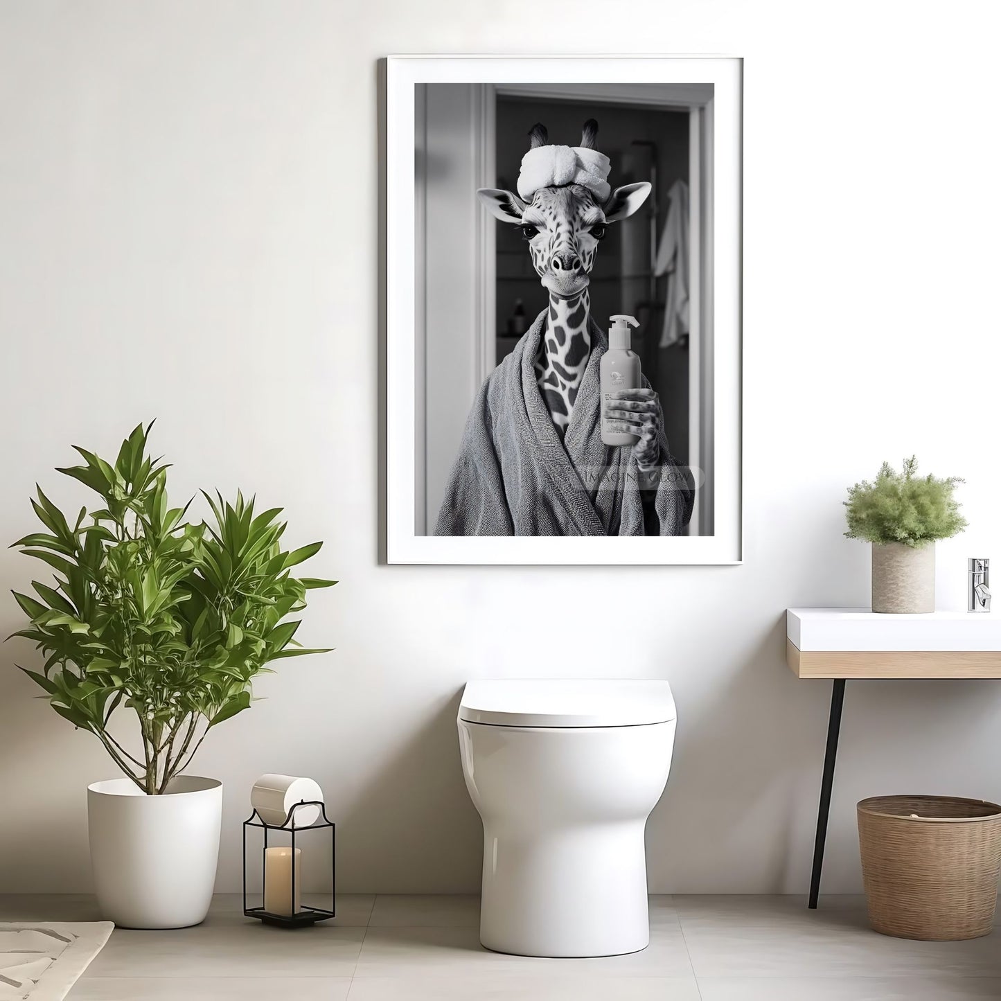 Black and white giraffe print for bathroom