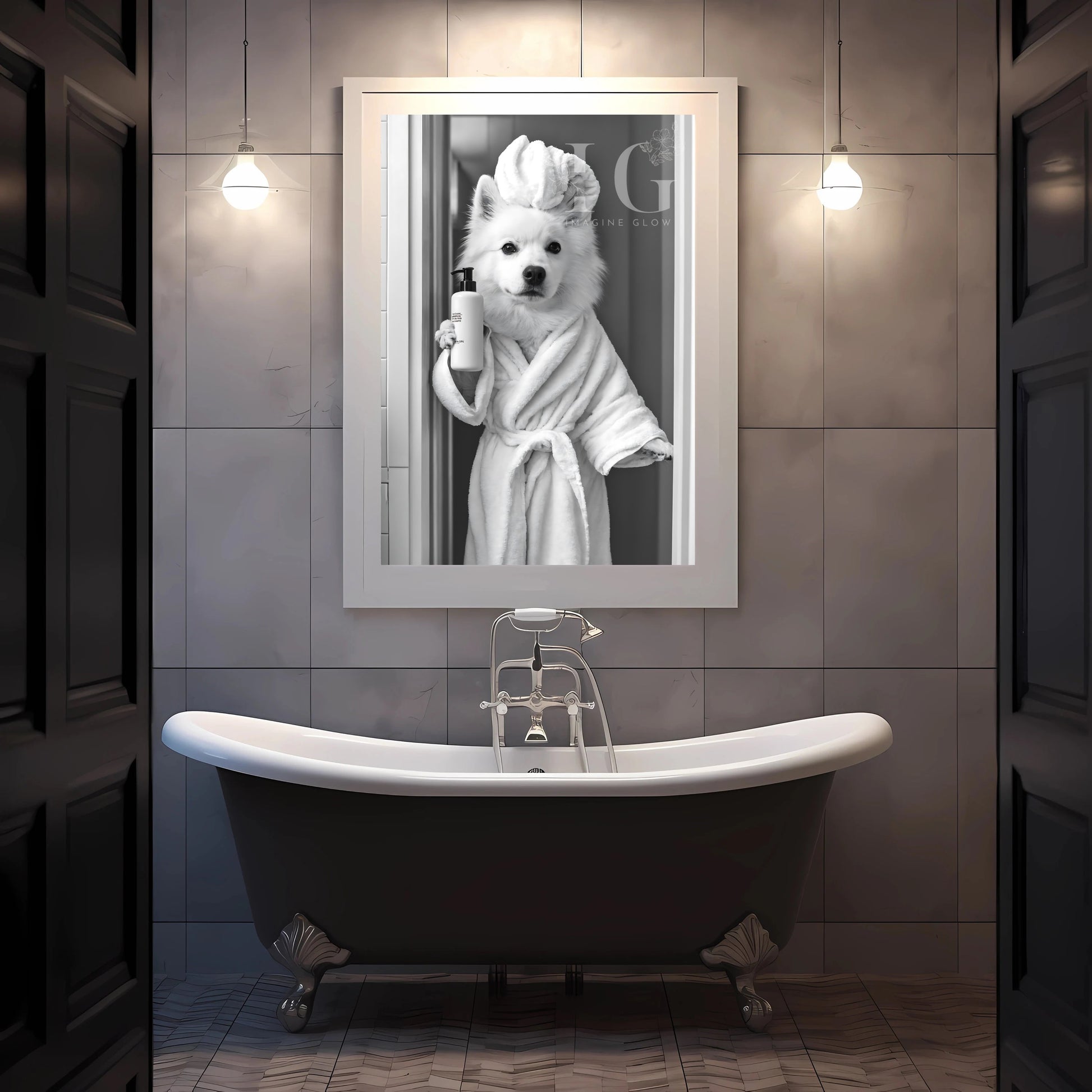 Funny Samoyed wall art for restroom.
Black and white Samoyed in toilet wall decor